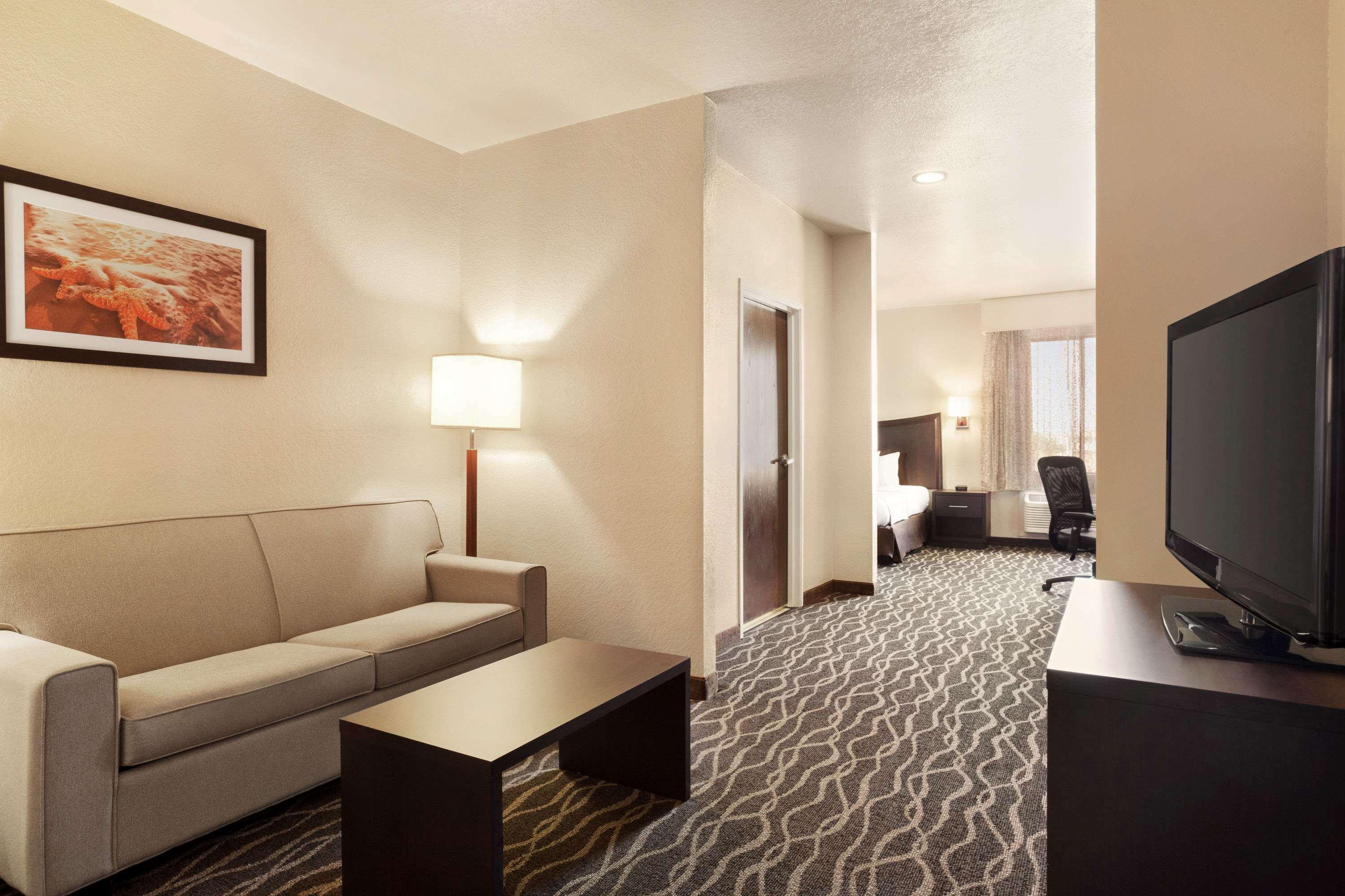 Baymont By Wyndham Clute Lake Jackson Luaran gambar