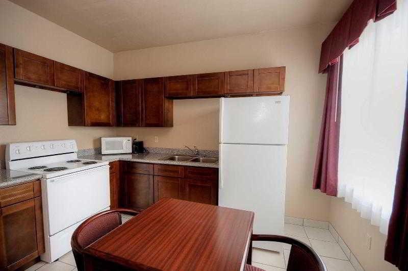 Baymont By Wyndham Clute Lake Jackson Bilik gambar
